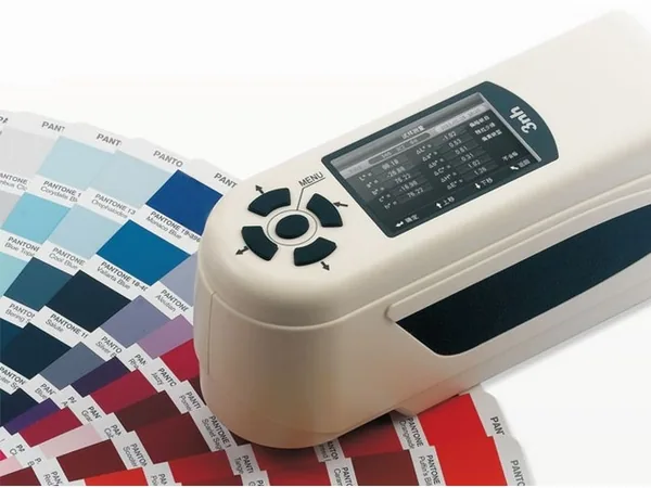 NR200 portable colorimeter with a horizontal design