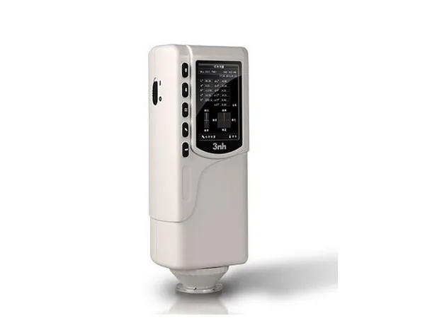 NR60CP colour analyser with multiple illuminants