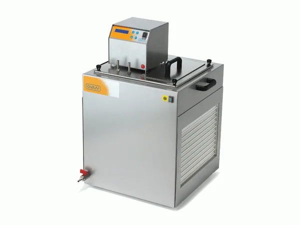 Cooled water bath of the Cryostat type BC10E